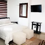 1105 Mirador Del Laguito Maximo Confort